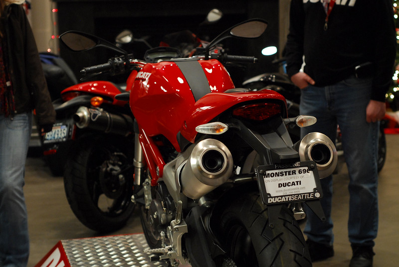 pnwfx > 2009 Ducati Monster 696 photo