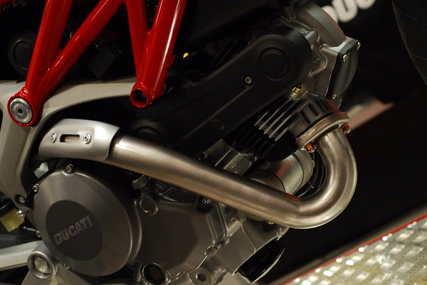 pnwfx > 2009 Ducati Monster 696 photo