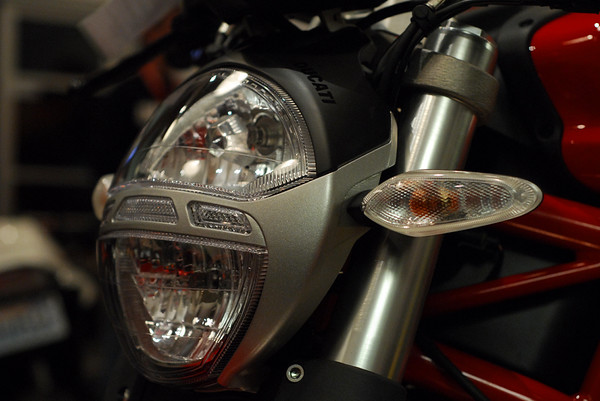 pnwfx > 2009 Ducati Monster 696 photo